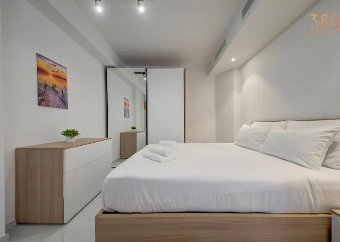 Official Mercury With Pool Access & Views 360 Estates *