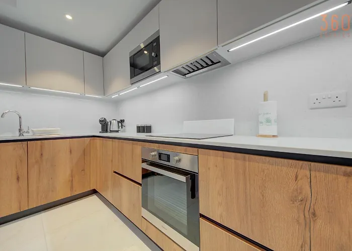 Apartman Official Mercury With Pool Access & Views 360 Estates