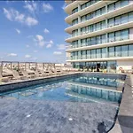 Apartment Official Mercury With Pool Access & Views 360 Estates