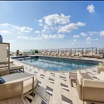 Official Mercury With Pool Access & Views 360 Estates Apartment *
