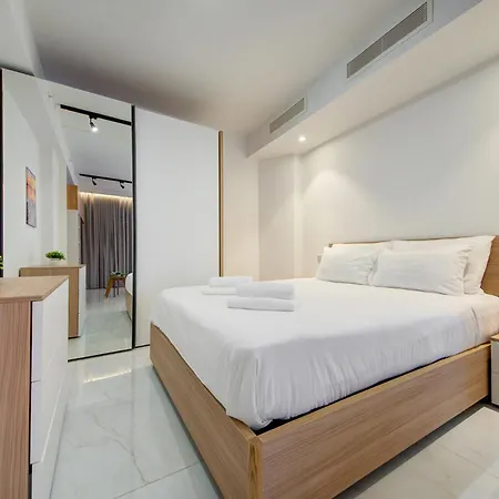 Official Mercury With Pool Access & Views 360 Estates