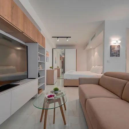 公寓 Official Mercury With Pool Access & Views 360 Estates