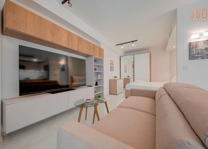 Official Mercury With Pool Access & Views 360 Estates *