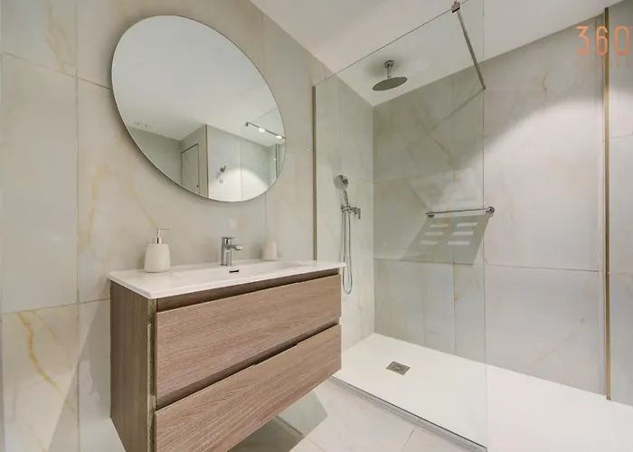 Official Mercury With Pool Access & Views 360 Estates Апартаменты